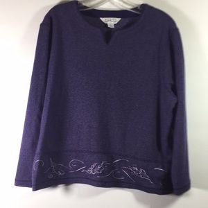 Blast Pullover Top w Embroidered Detail Size M